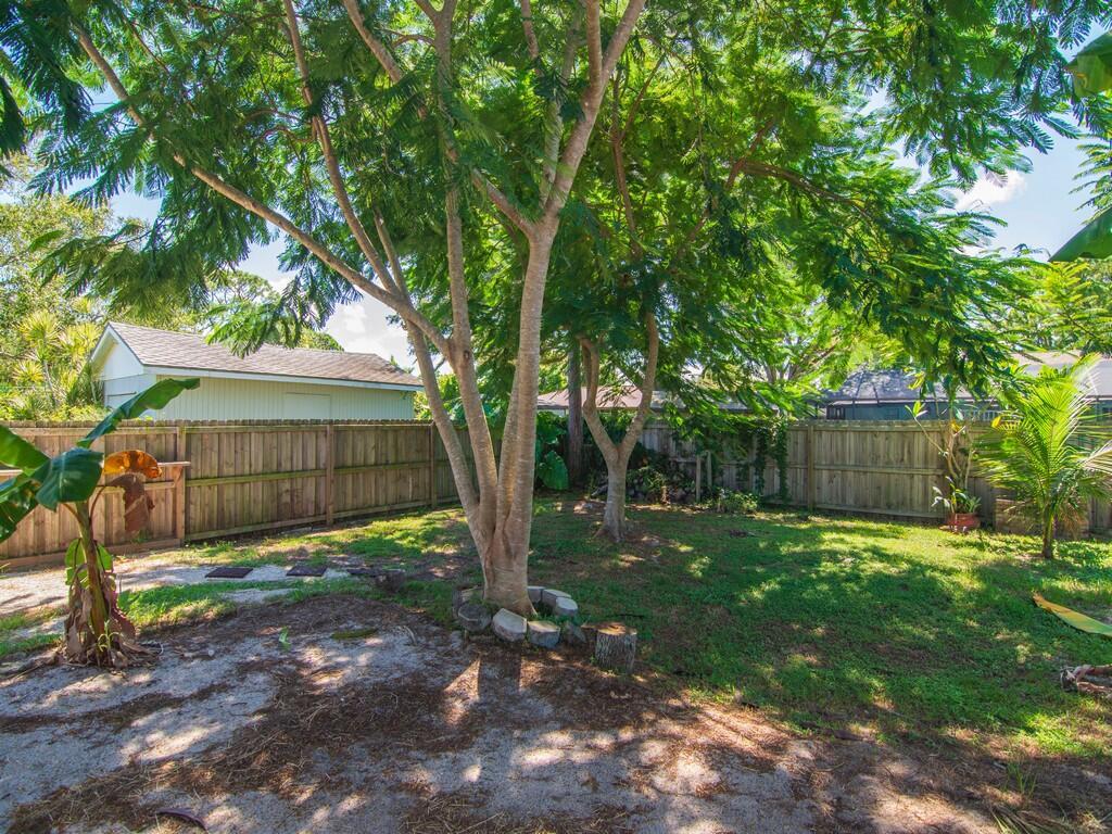 INDIAN RIVER ESTATES UNIT 9 - Residential Lease