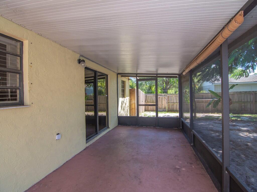 INDIAN RIVER ESTATES UNIT 9 - Residential Lease