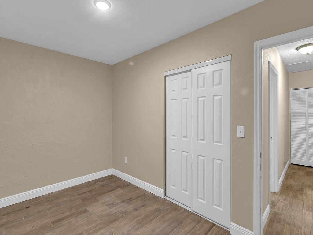 INDIAN RIVER ESTATES UNIT 9 - Residential Lease