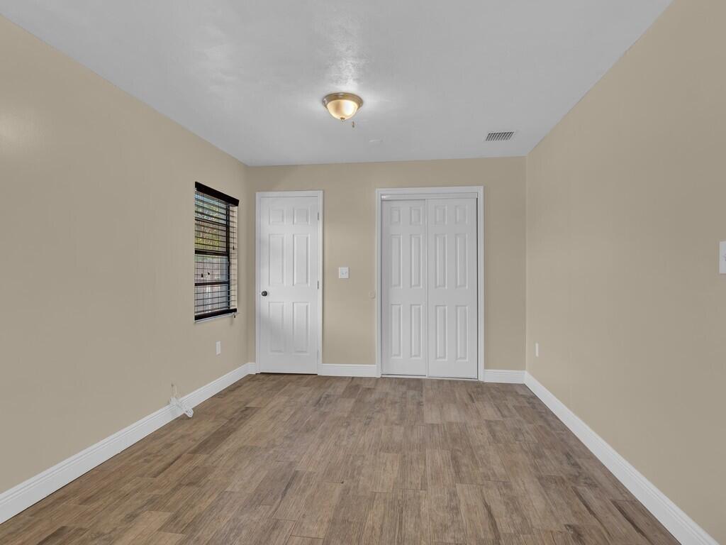 INDIAN RIVER ESTATES UNIT 9 - Residential Lease