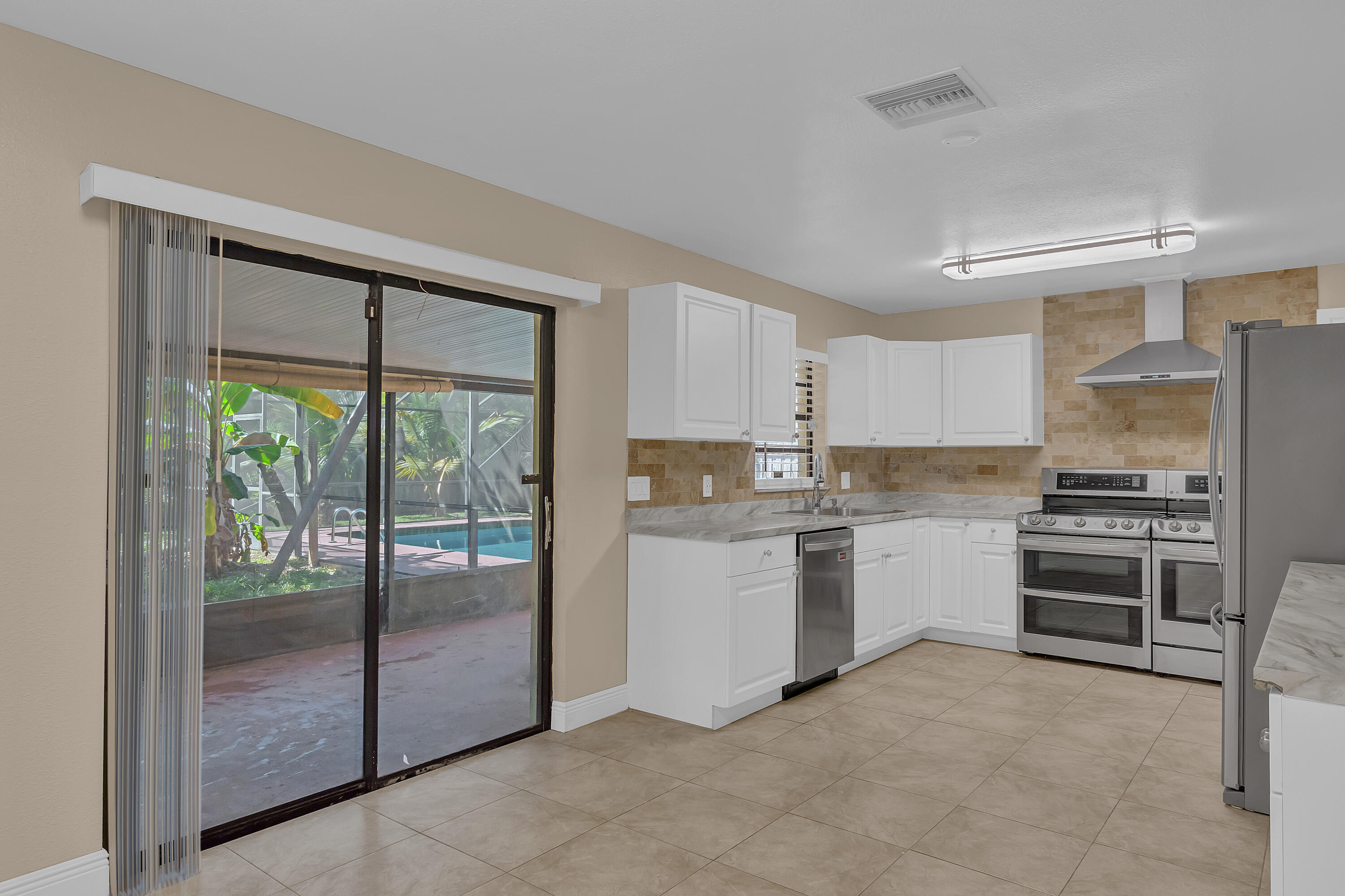 INDIAN RIVER ESTATES UNIT 9 - Residential Lease