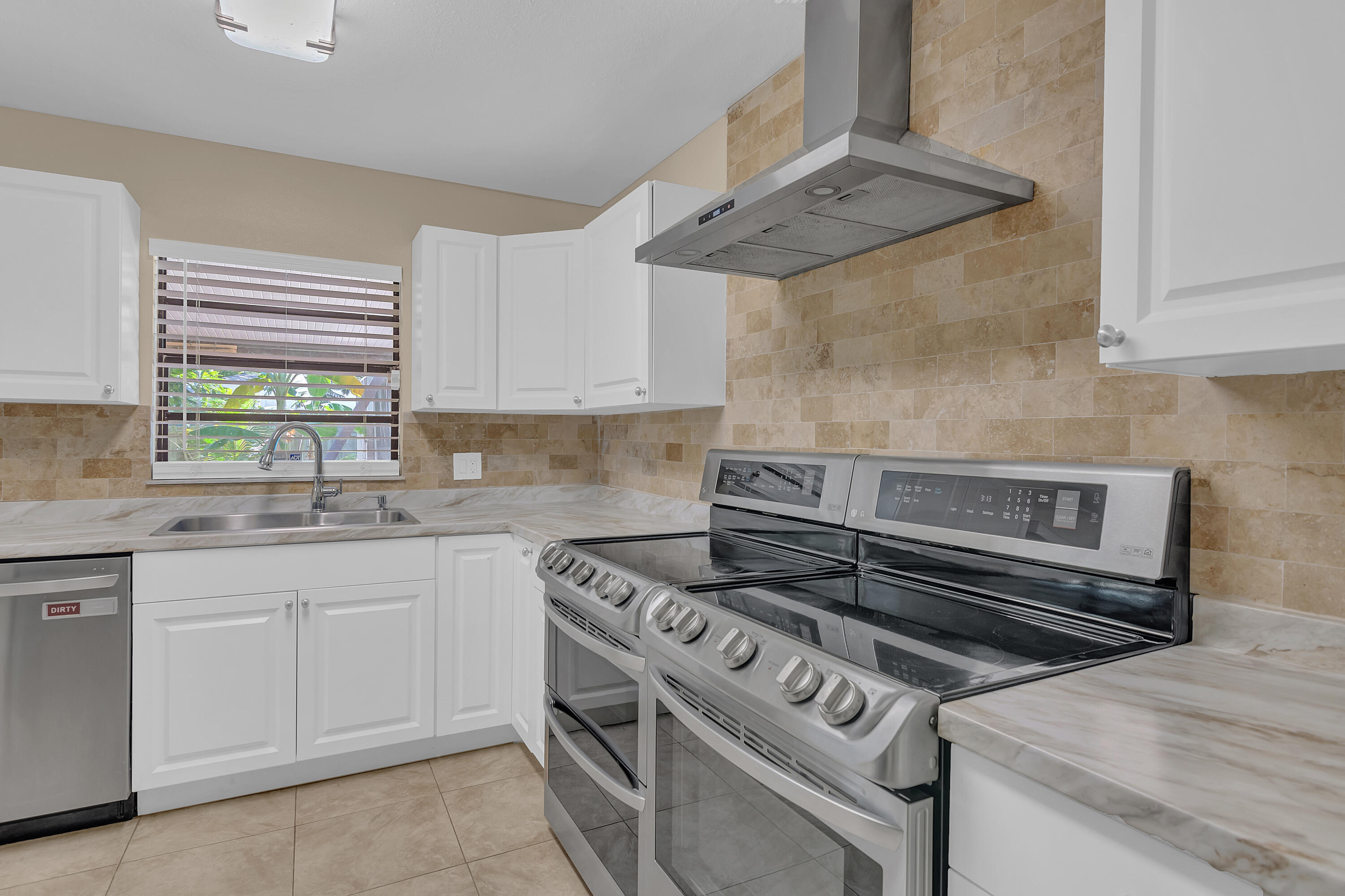 INDIAN RIVER ESTATES UNIT 9 - Residential Lease