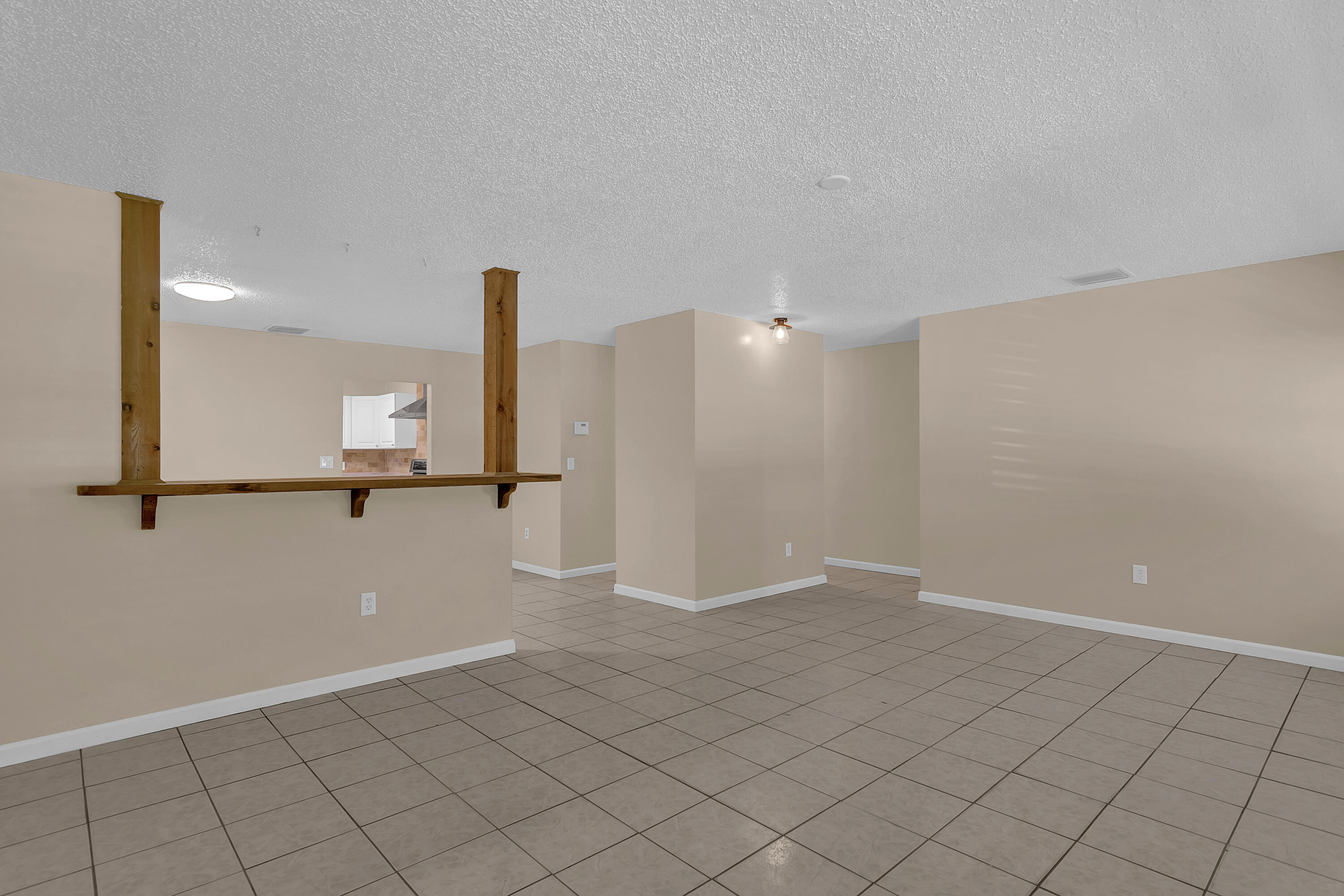 INDIAN RIVER ESTATES UNIT 9 - Residential Lease