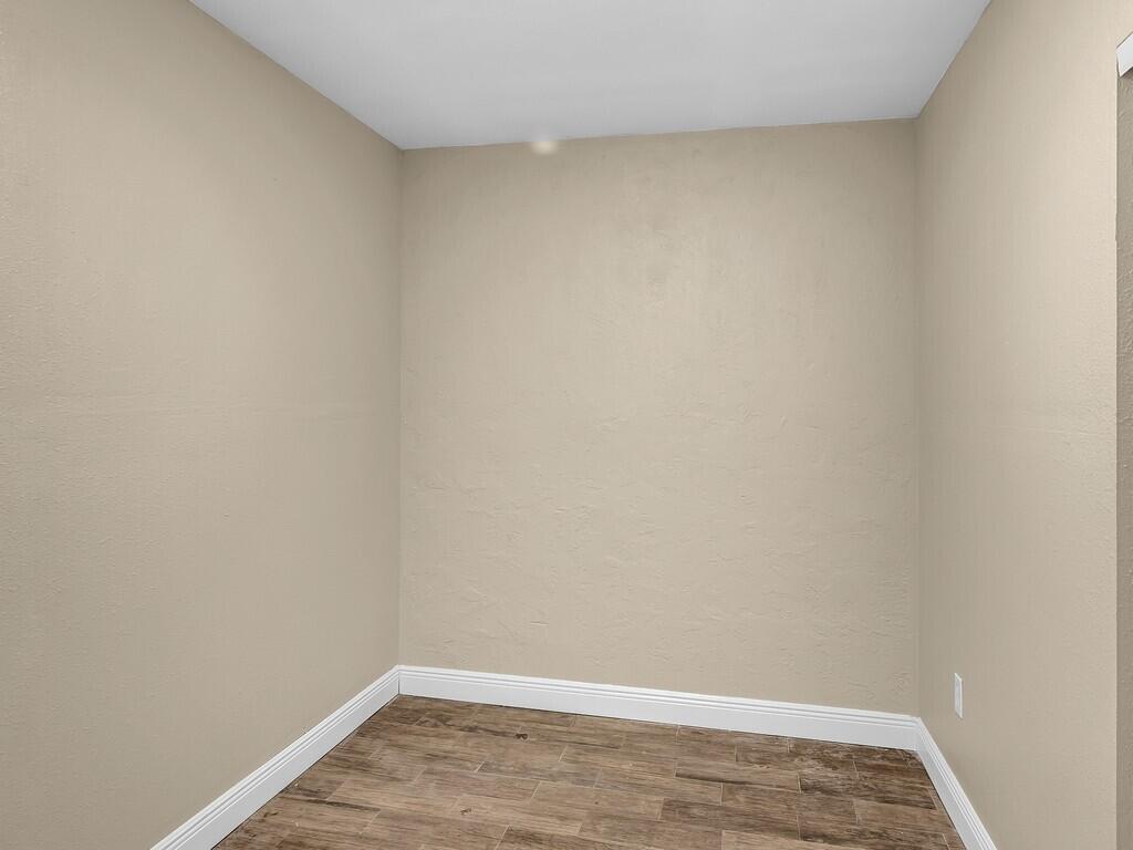 INDIAN RIVER ESTATES UNIT 9 - Residential Lease