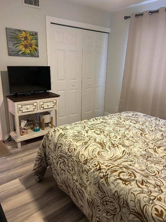 HUNTINGTON LAKES - Residential