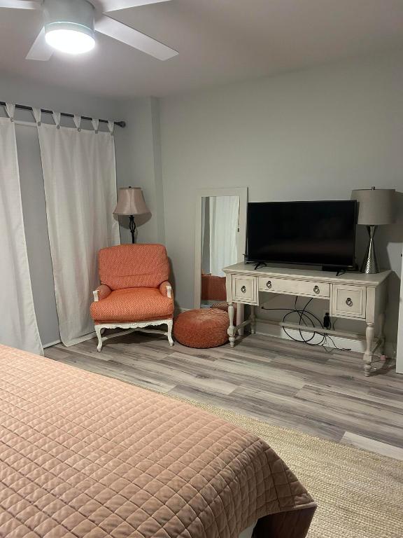 HUNTINGTON LAKES - Residential