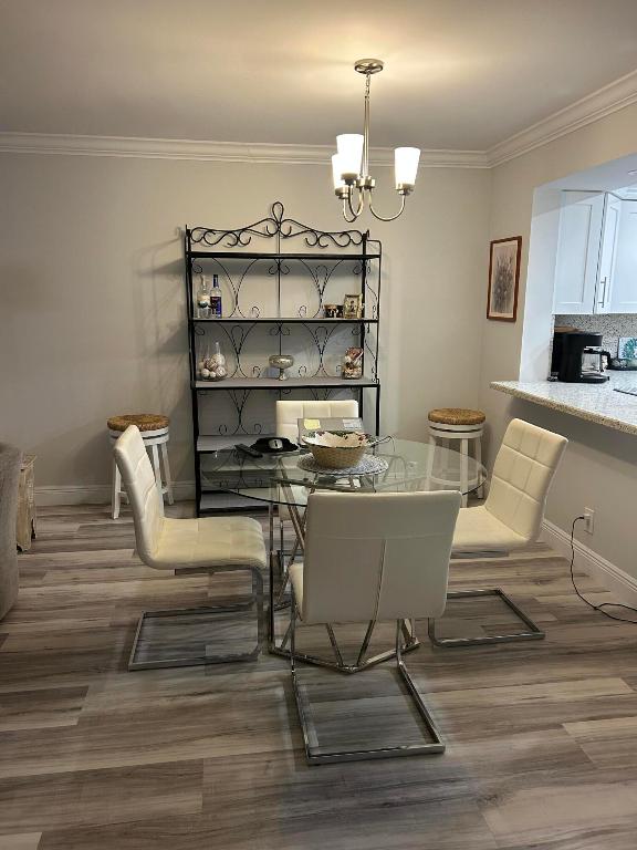 HUNTINGTON LAKES - Residential