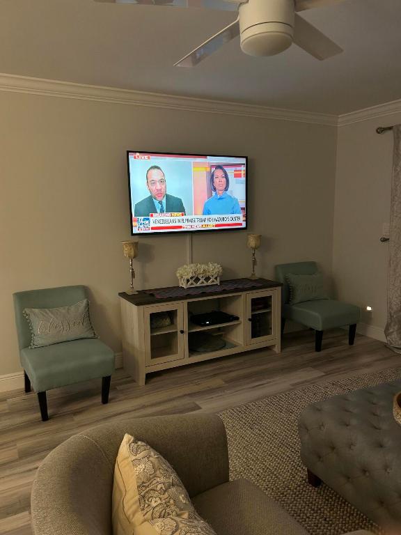 HUNTINGTON LAKES - Residential