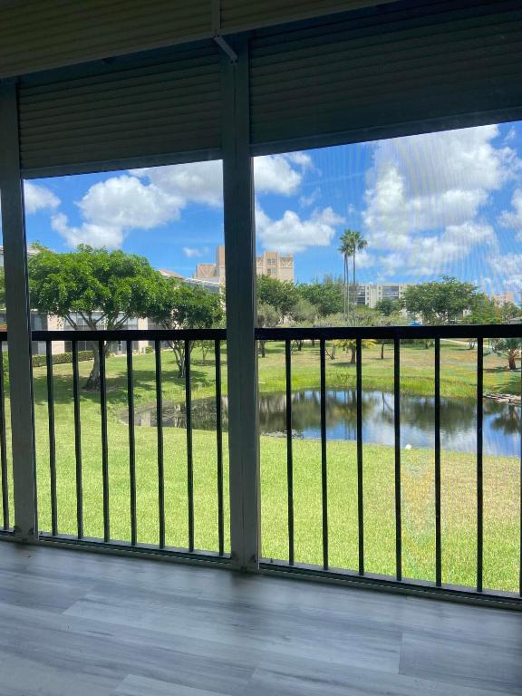 HUNTINGTON LAKES - Residential