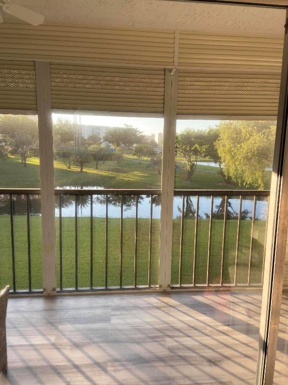 HUNTINGTON LAKES - Residential