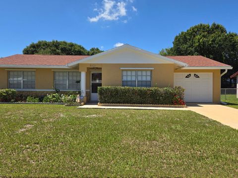 Photo of 3101 Hibiscus Avenue, Fort Pierce, FL 34947 (MLS # B26045529)