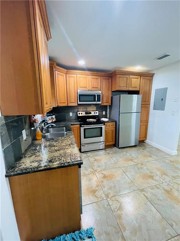 TAMARAC LAKES - Residential