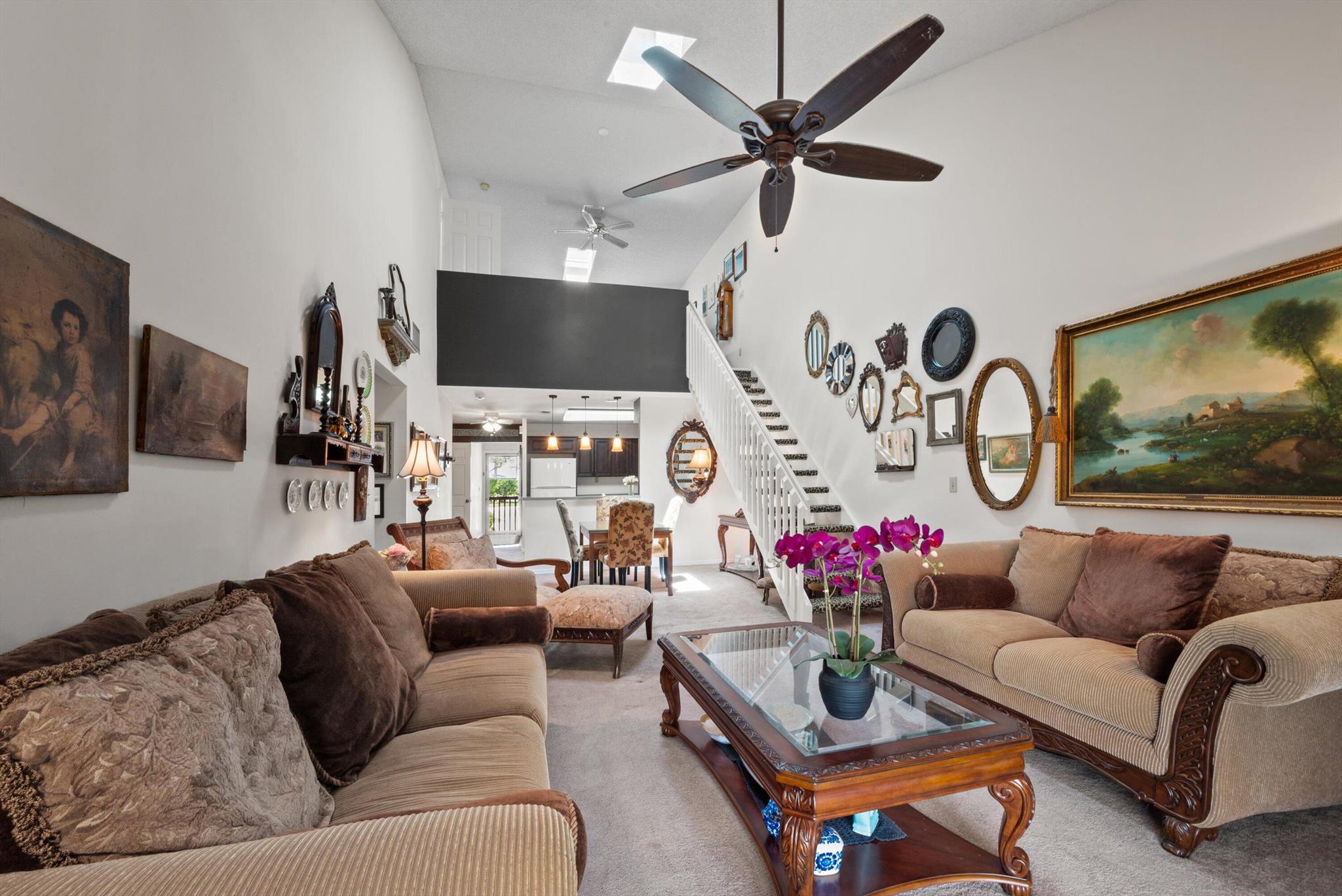 912 NE Sandalwood Place