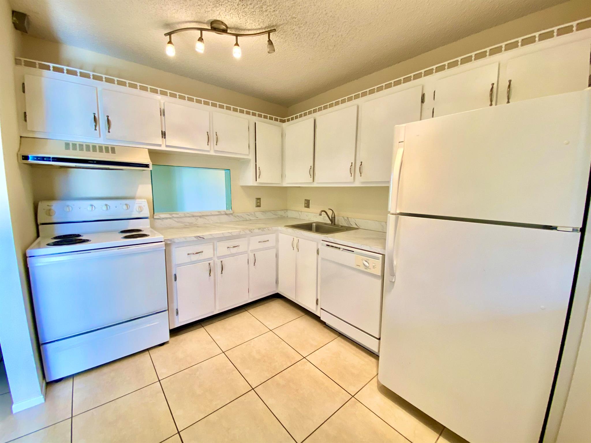 2828 Casita Way 202