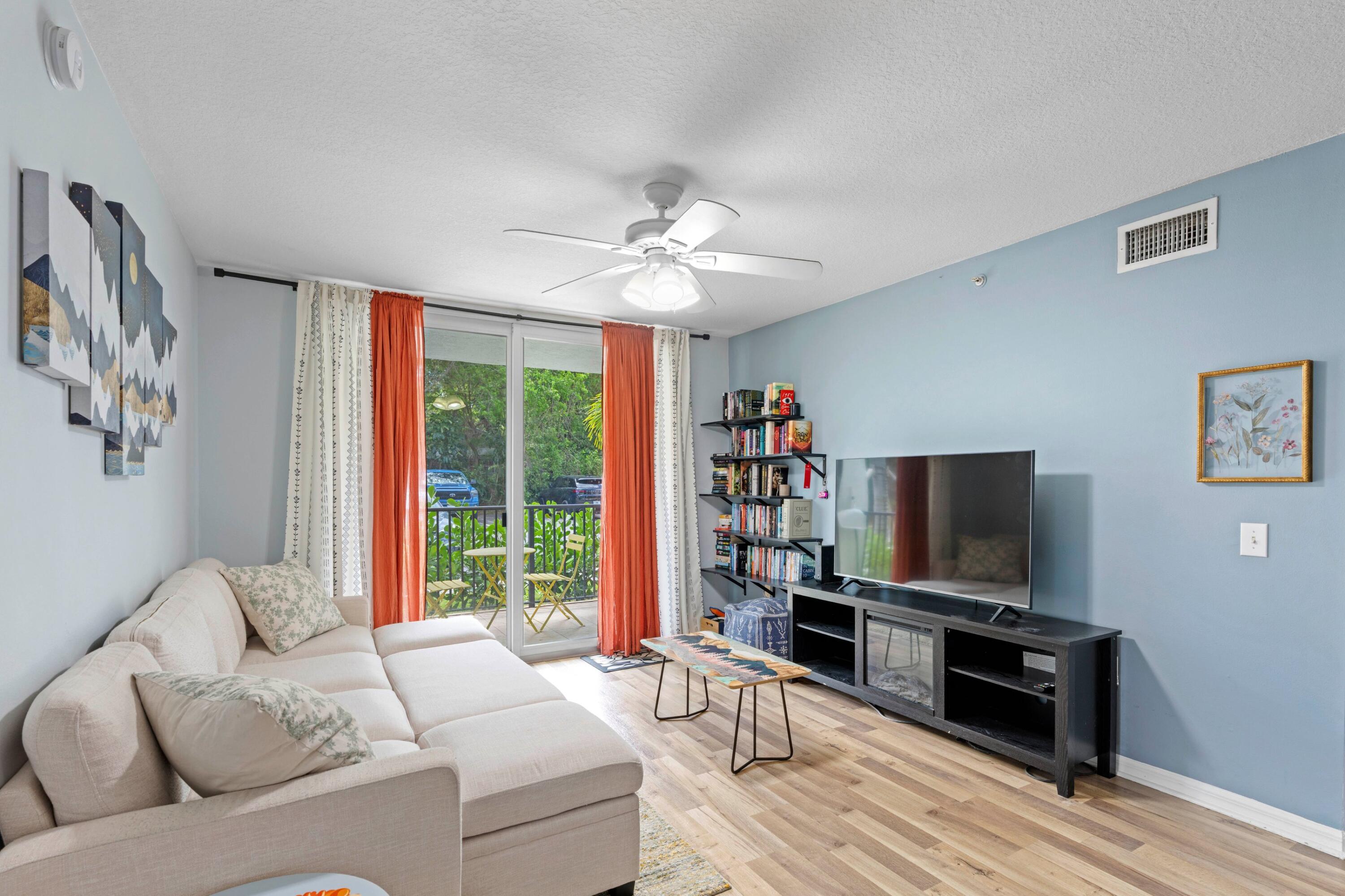 VILLA DEL SOL CONDO - Residential