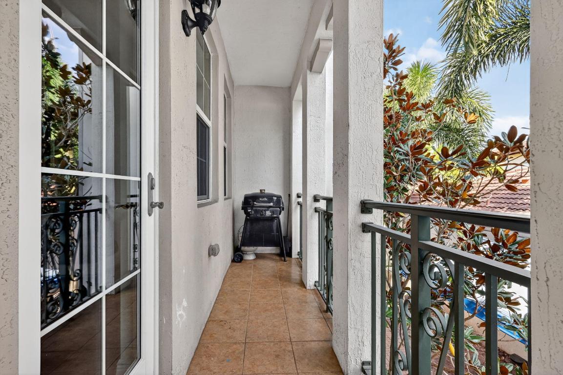 MIRAMAR RESIDENTIAL PLAT - Residential Lease