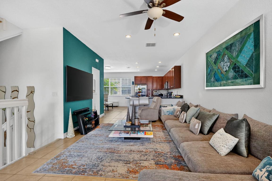 MIRAMAR RESIDENTIAL PLAT - Residential Lease