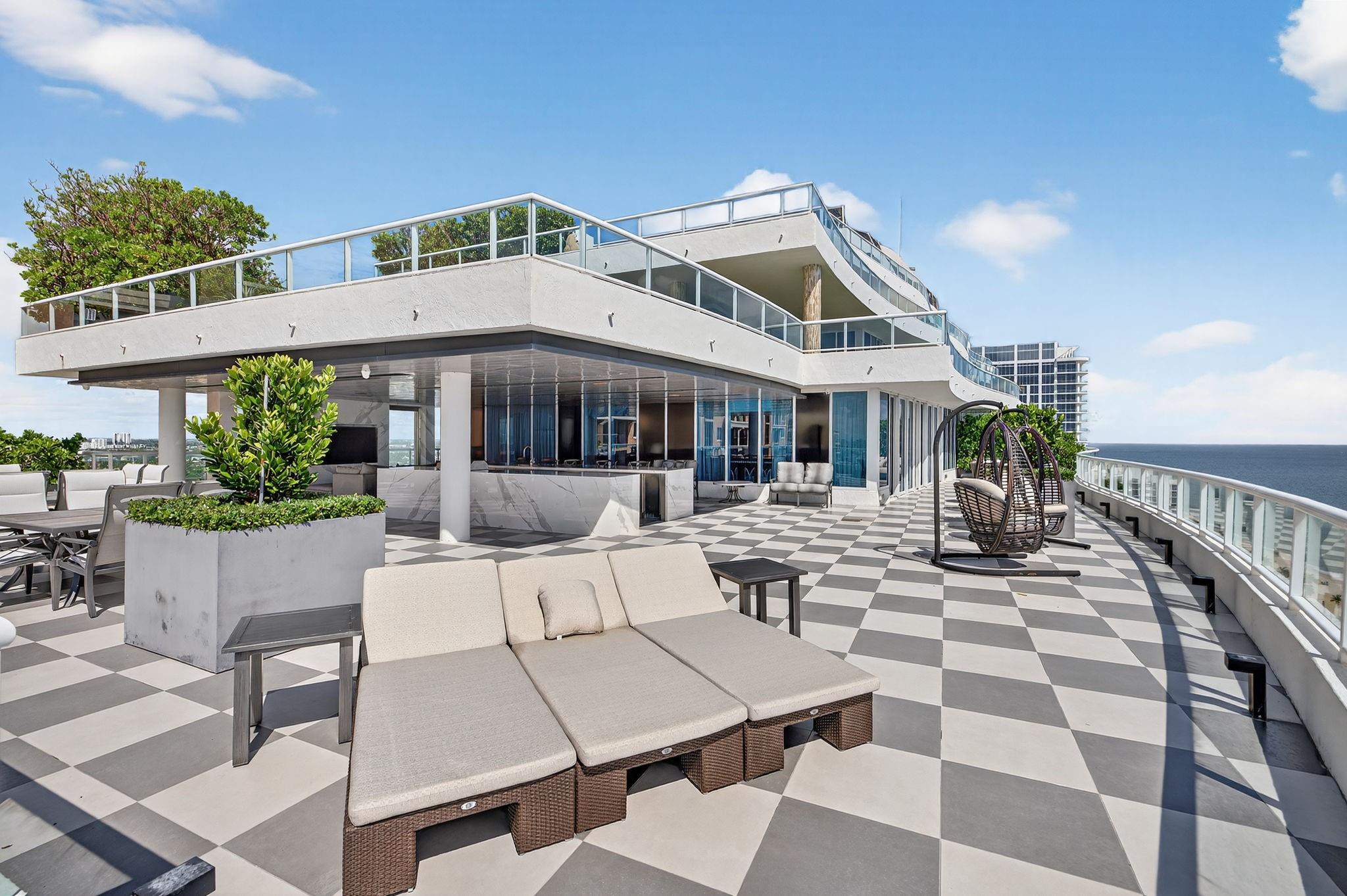 Ritz Carlton - Residential