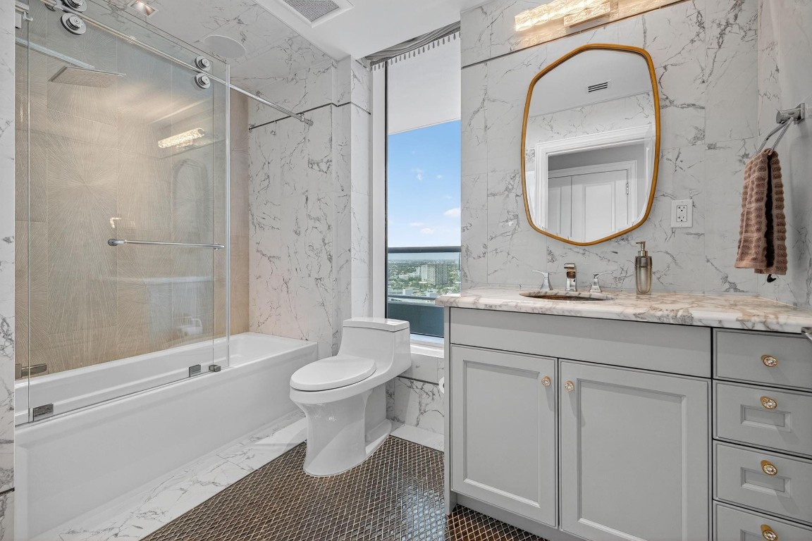 Ritz Carlton - Residential