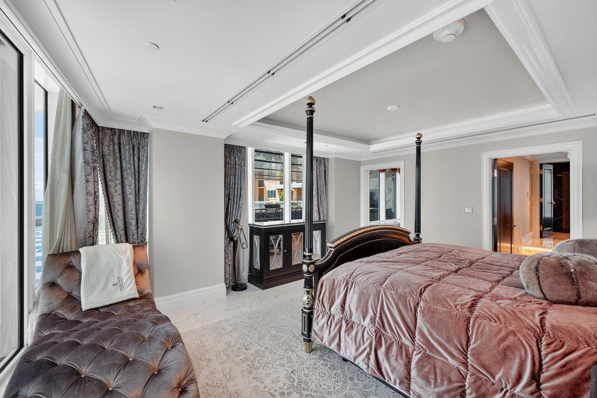 Ritz Carlton - Residential