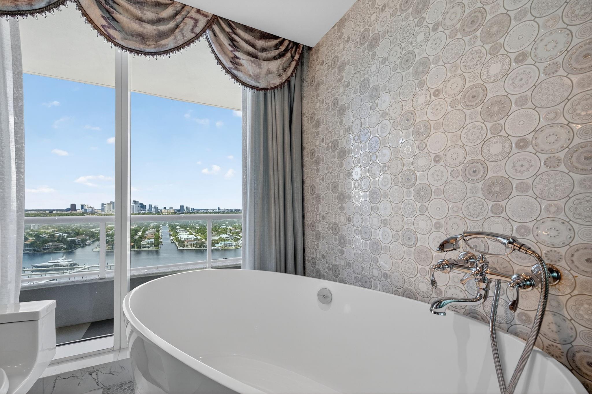 Ritz Carlton - Residential