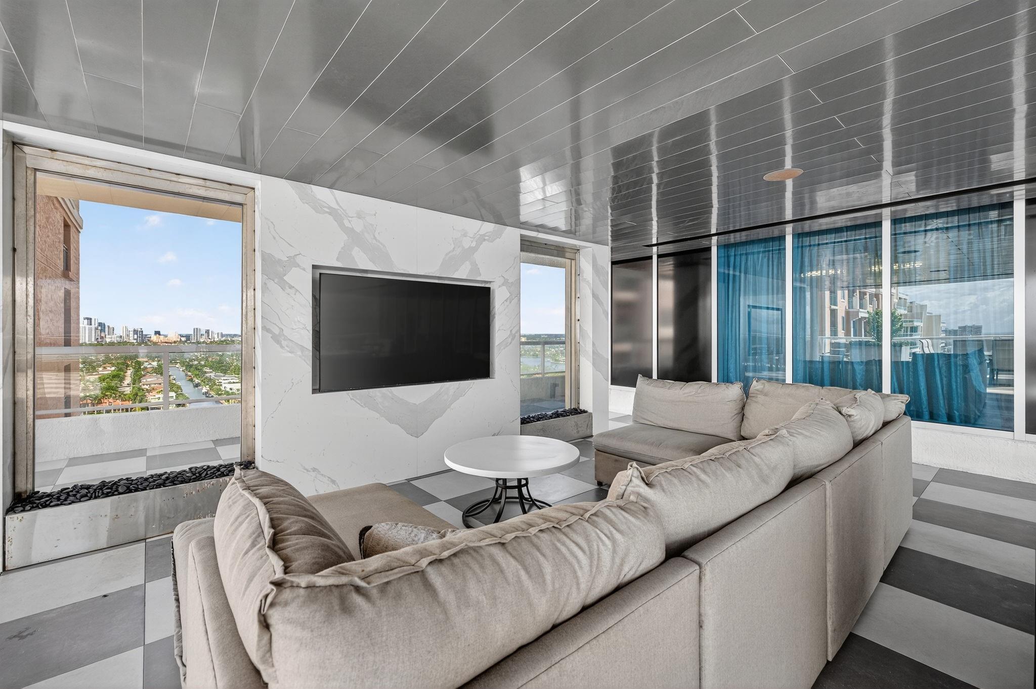 Ritz Carlton - Residential