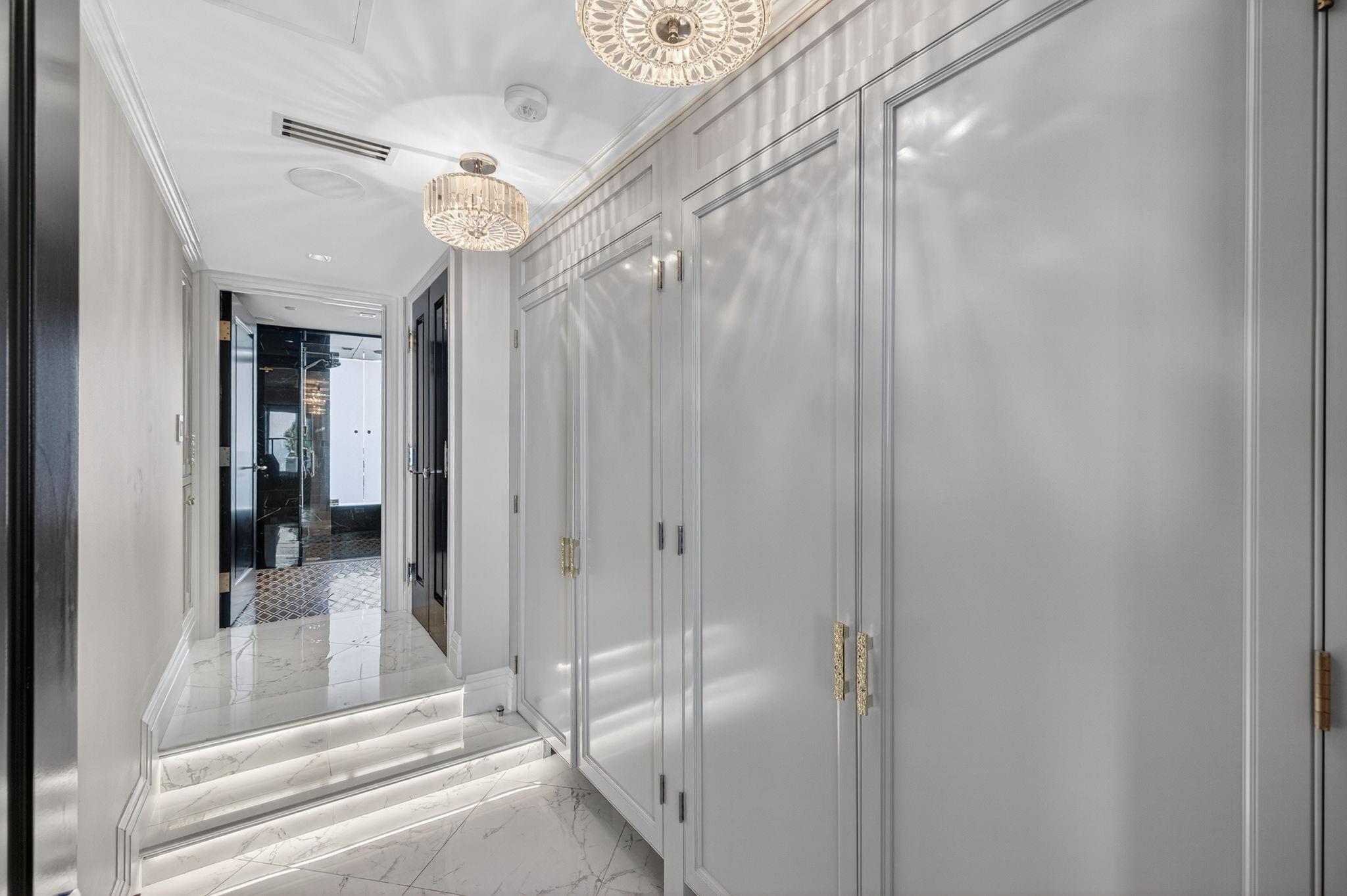 Ritz Carlton - Residential