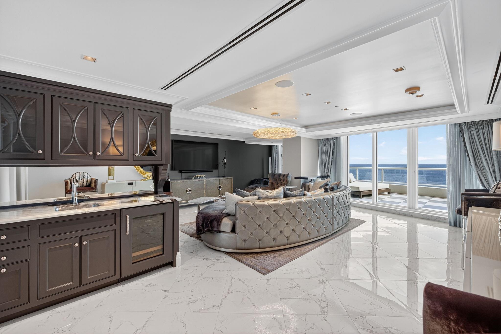 Ritz Carlton - Residential