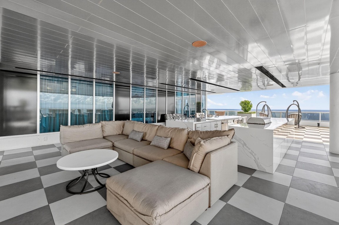 Ritz Carlton - Residential