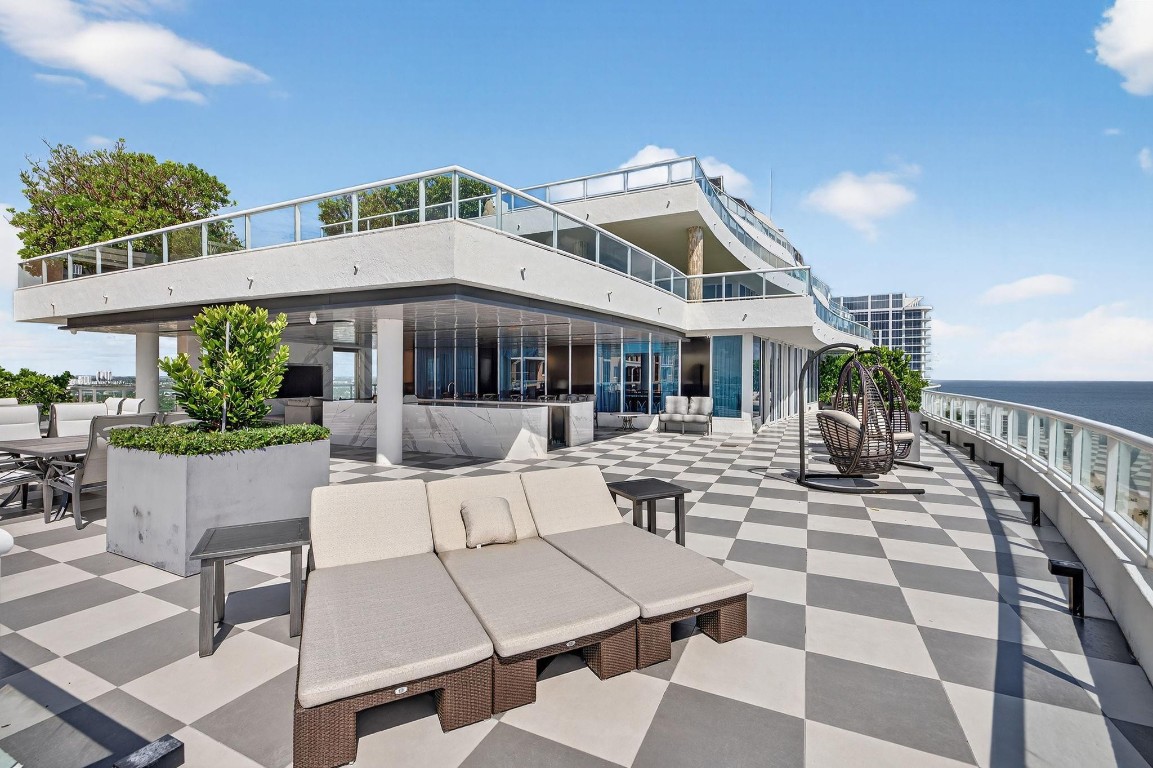 Ritz Carlton - Residential