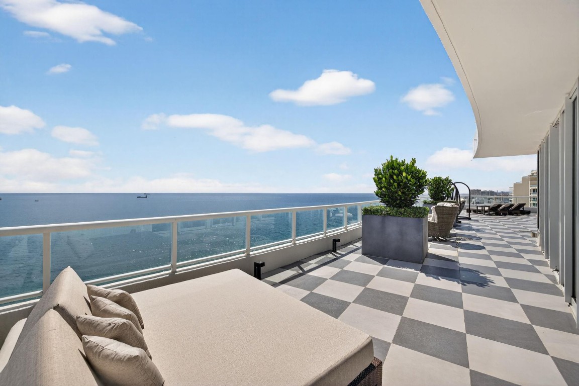 Ritz Carlton - Residential