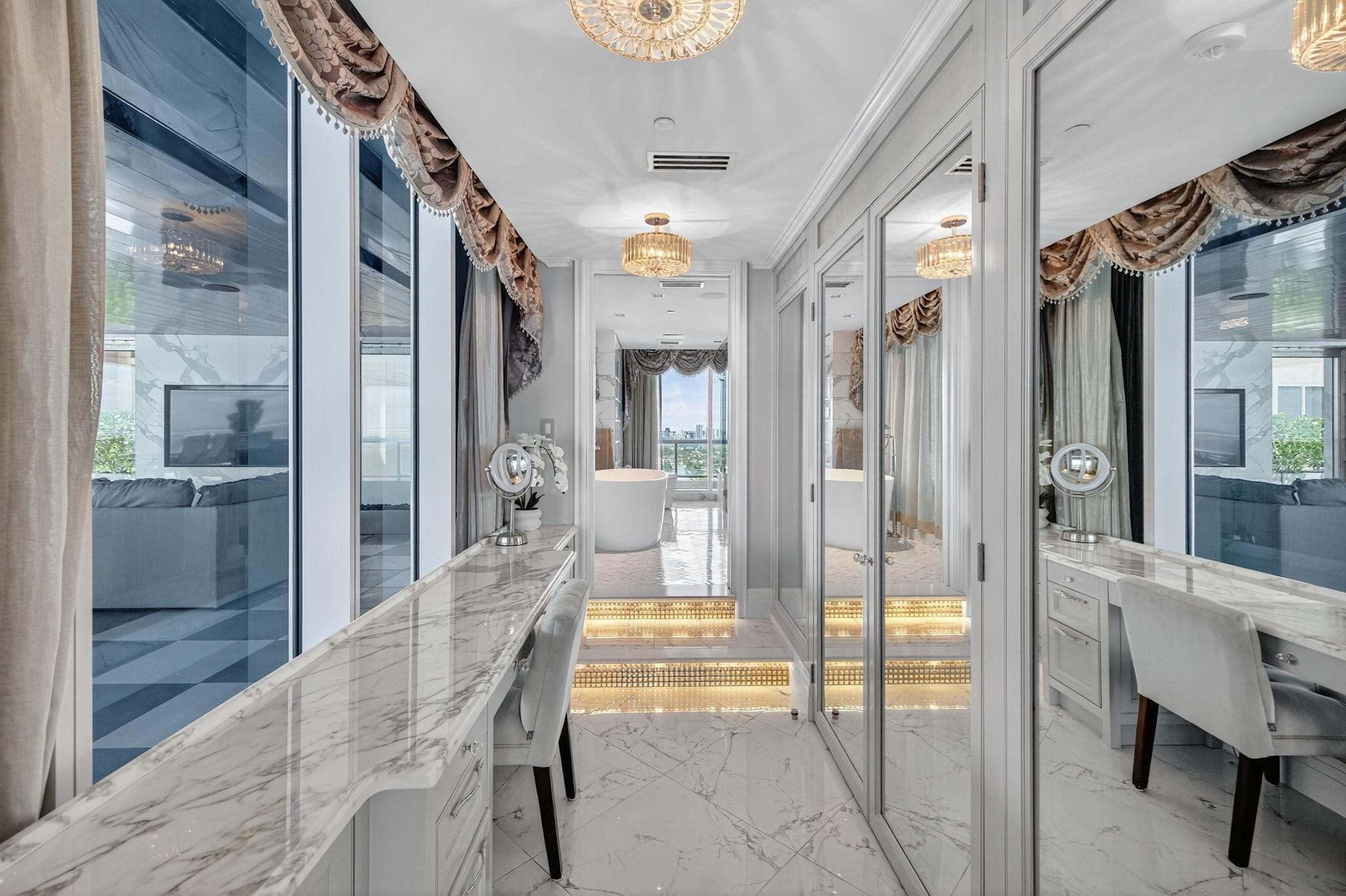 Ritz Carlton - Residential