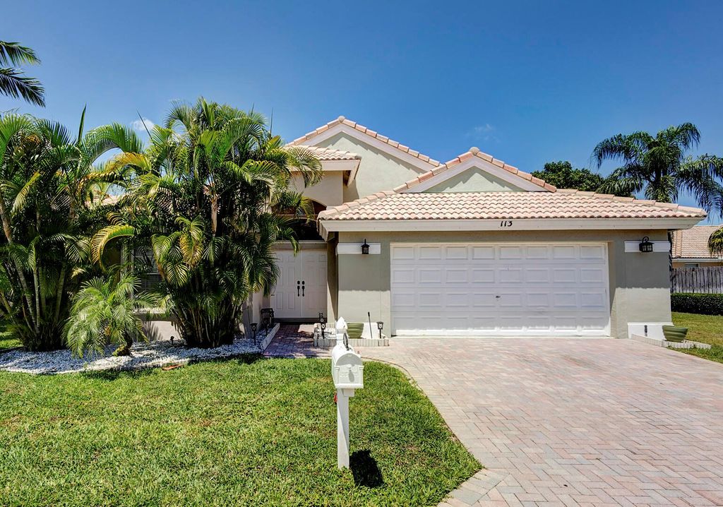 Photo of 113 Citrus Park Circle, Boynton Beach, FL 33436 (MLS # R11084199)