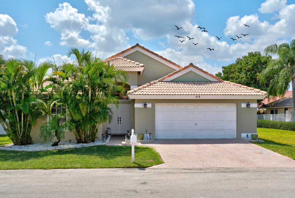 Photo of 113 Citrus Park Circle, Boynton Beach, FL 33436 (MLS # R11084199)
