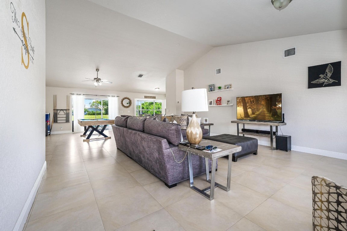 Sunflower Margate 82-38 B - Residential