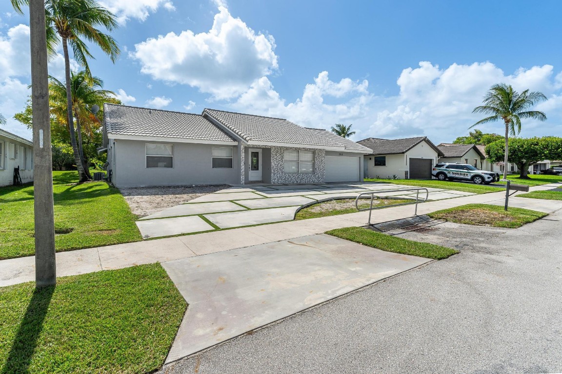 Sunflower Margate 82-38 B - Residential