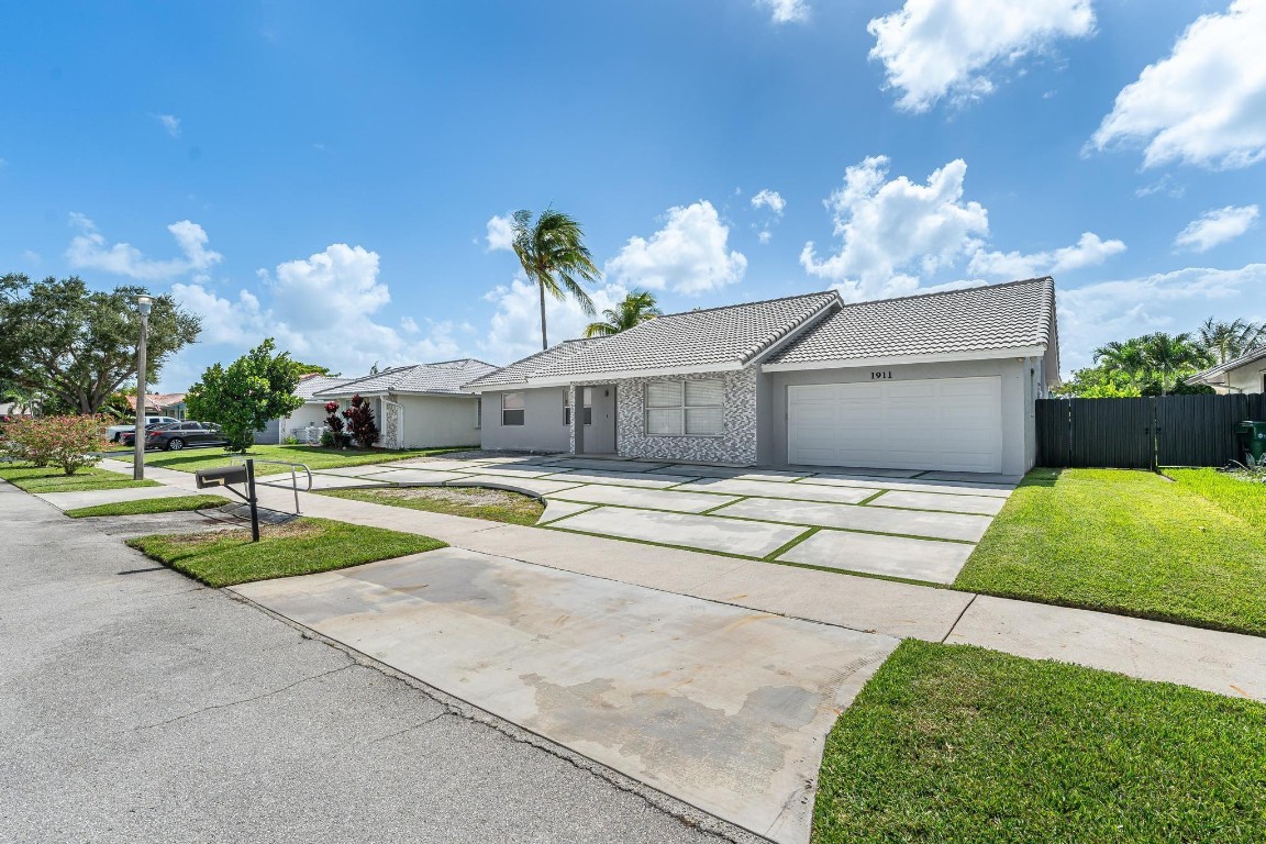 Sunflower Margate 82-38 B - Residential