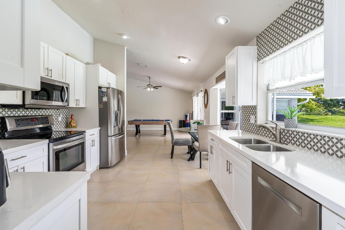 Sunflower Margate 82-38 B - Residential