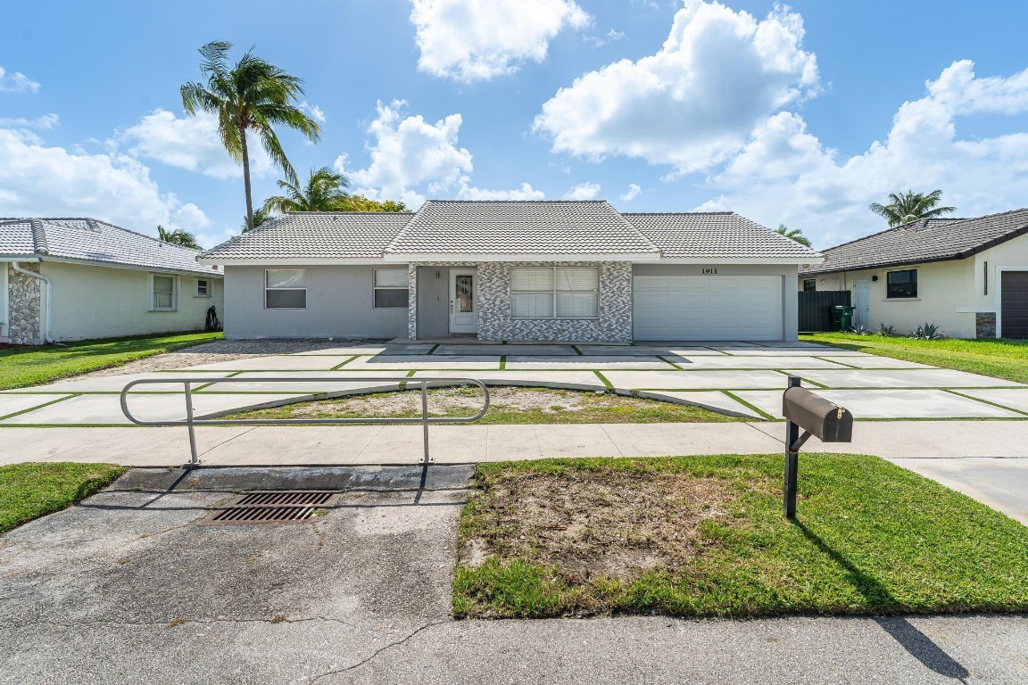 Sunflower Margate 82-38 B - Residential