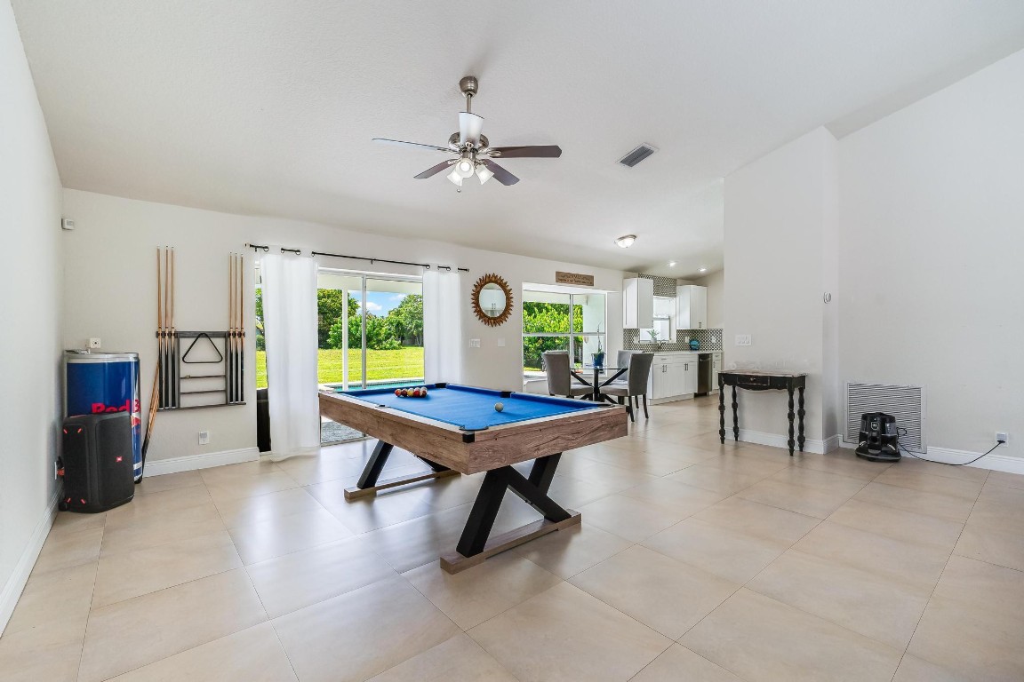 Sunflower Margate 82-38 B - Residential