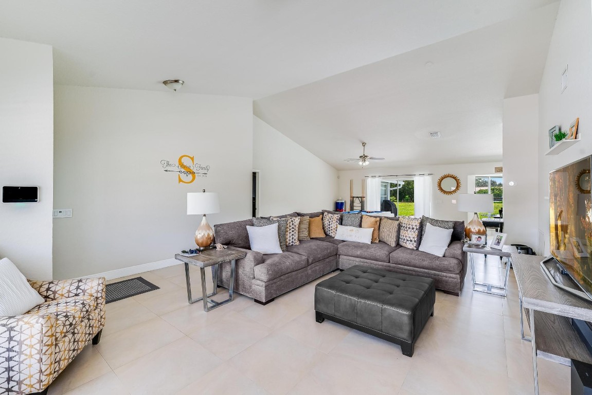 Sunflower Margate 82-38 B - Residential