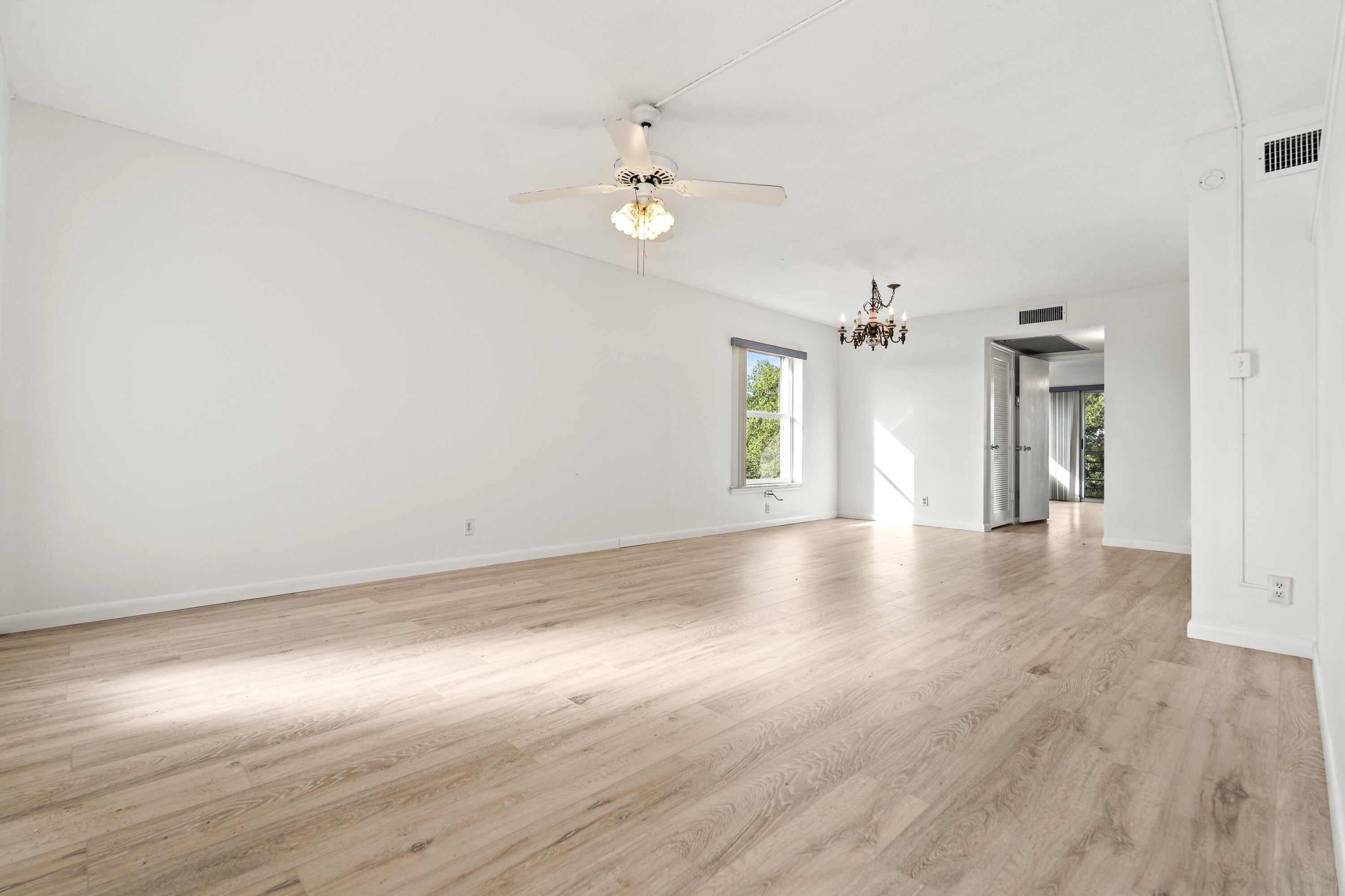 401 Greenbrier A