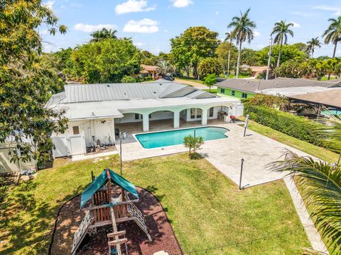 Tiny photo for 1120 E Tropical Way, Plantation, FL 33317 (MLS # B26009485)