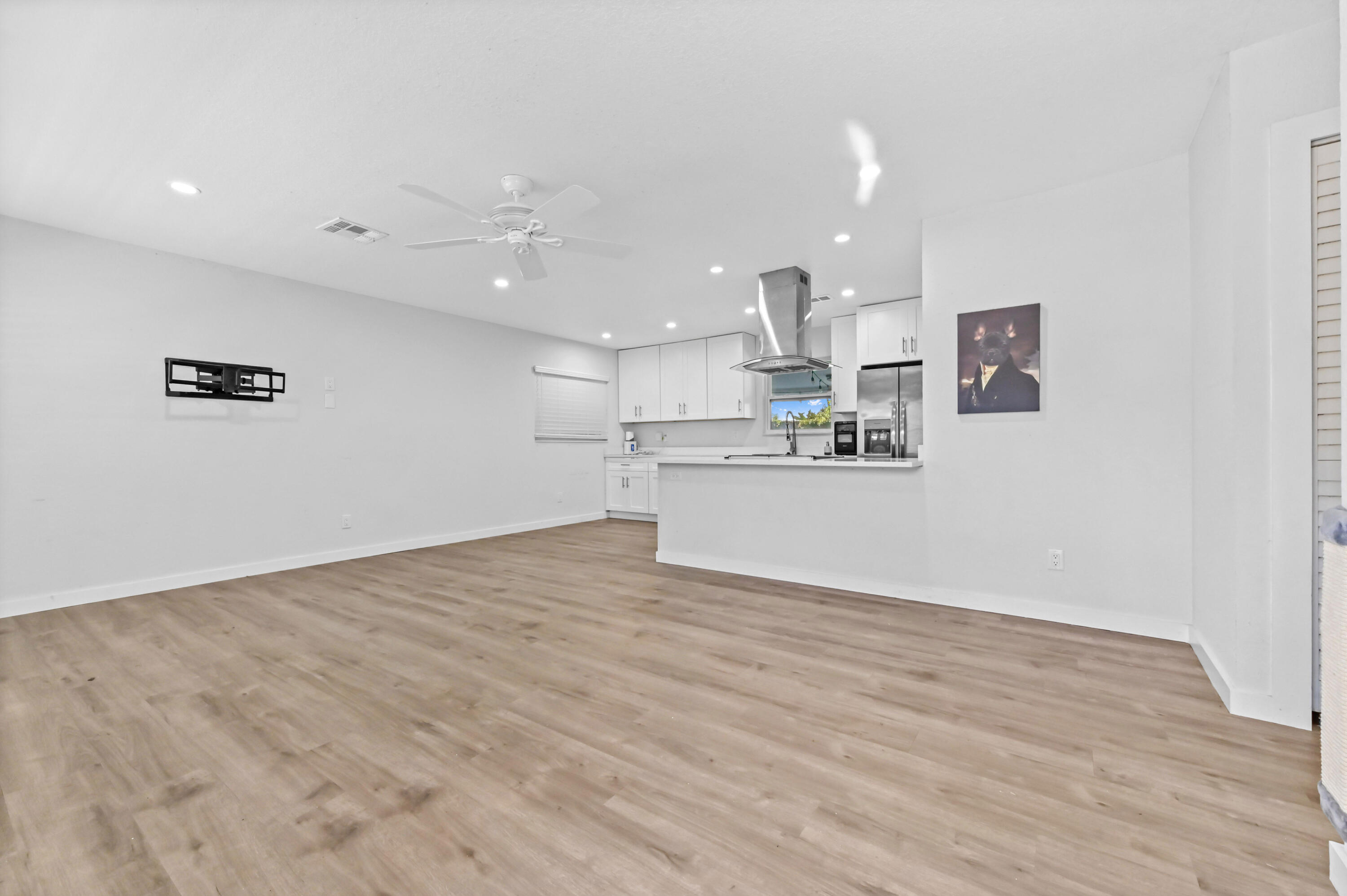 SEMINOLE MANOR - Residential