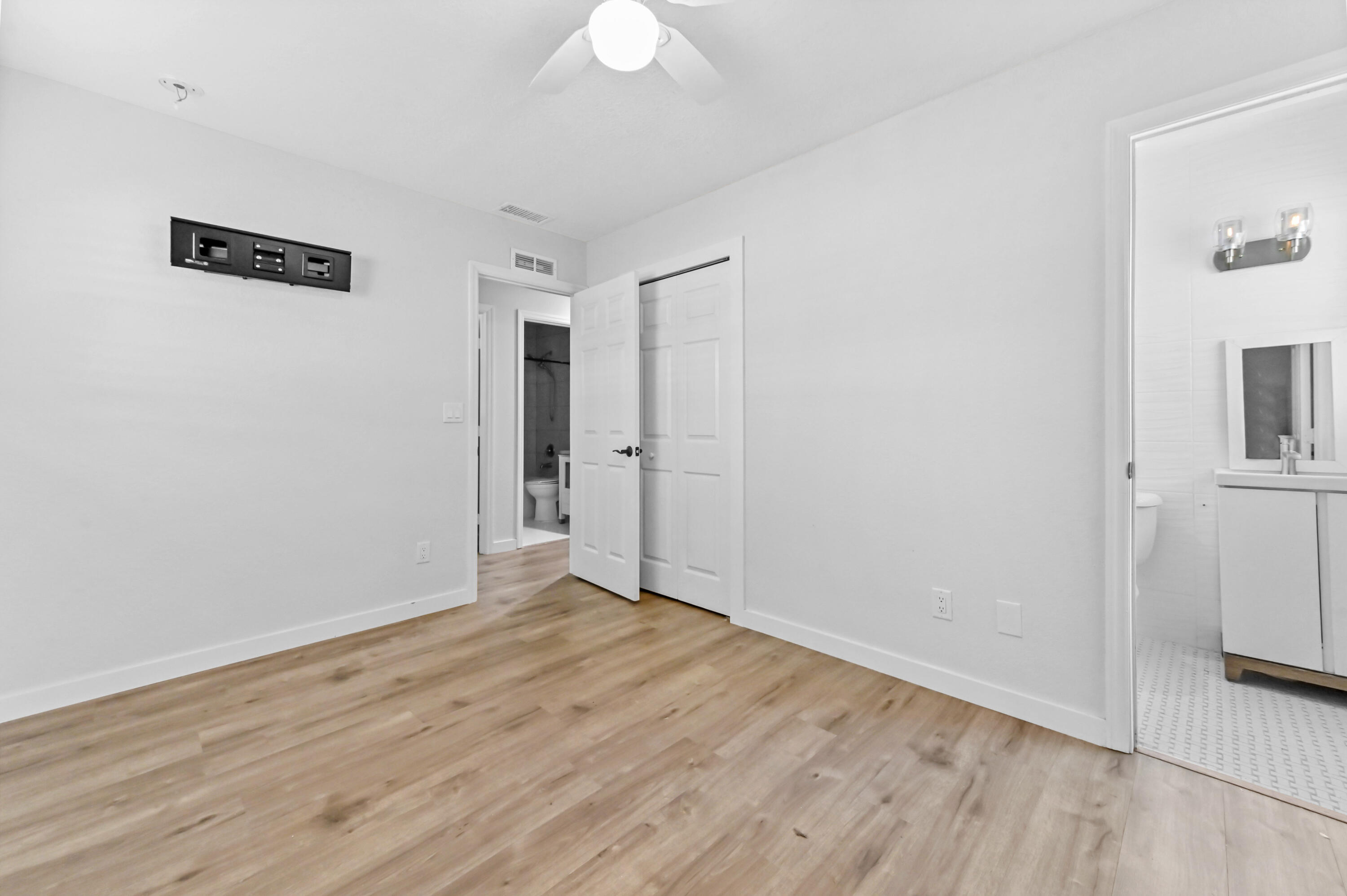 SEMINOLE MANOR - Residential