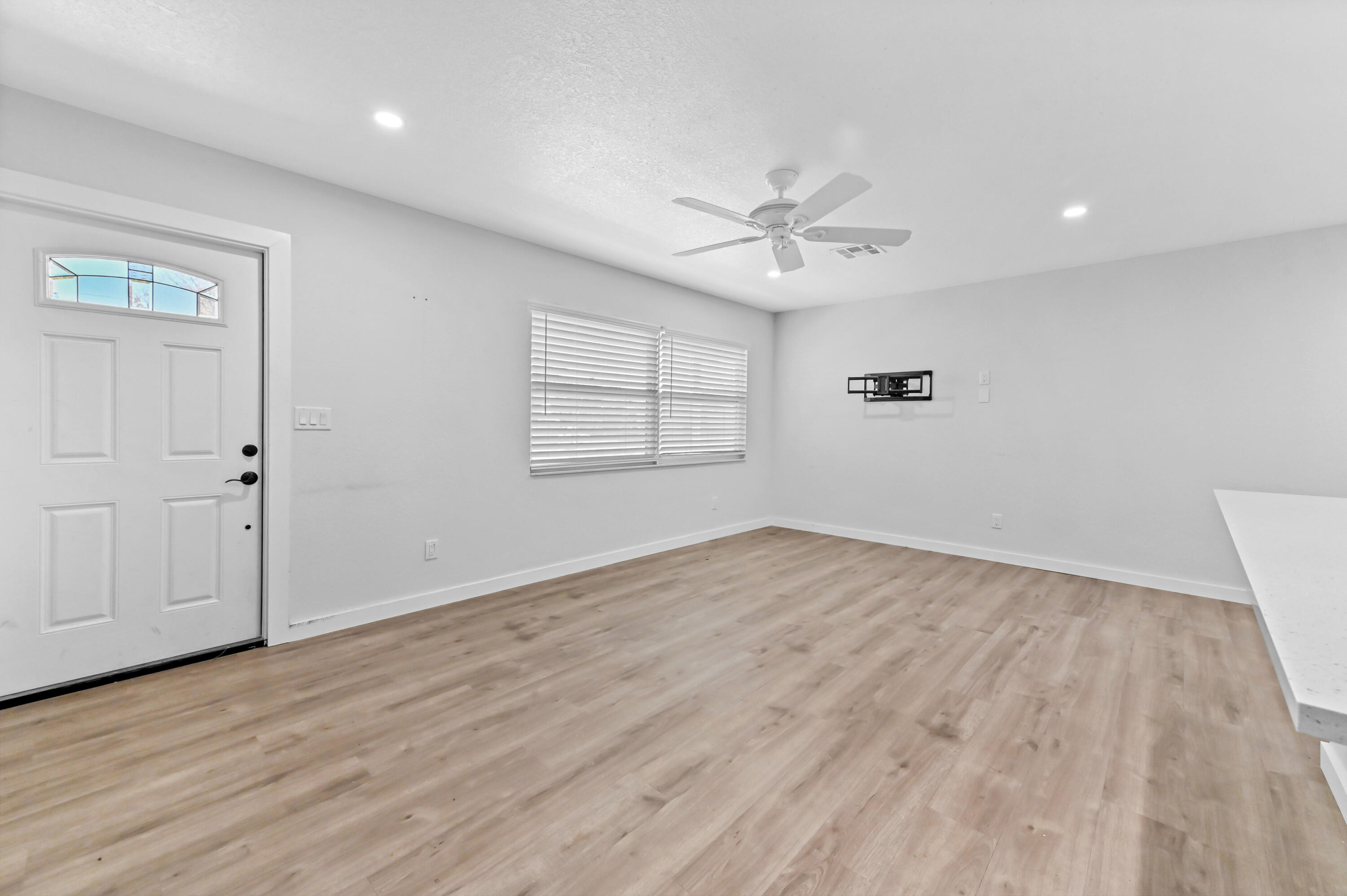 SEMINOLE MANOR - Residential