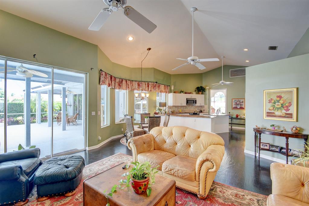 MEADOW WOOD OF THE LANDINGS AT WELLINGTO - Residential