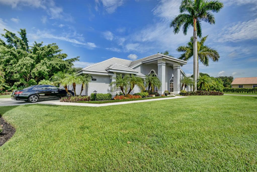 MEADOW WOOD OF THE LANDINGS AT WELLINGTO - Residential