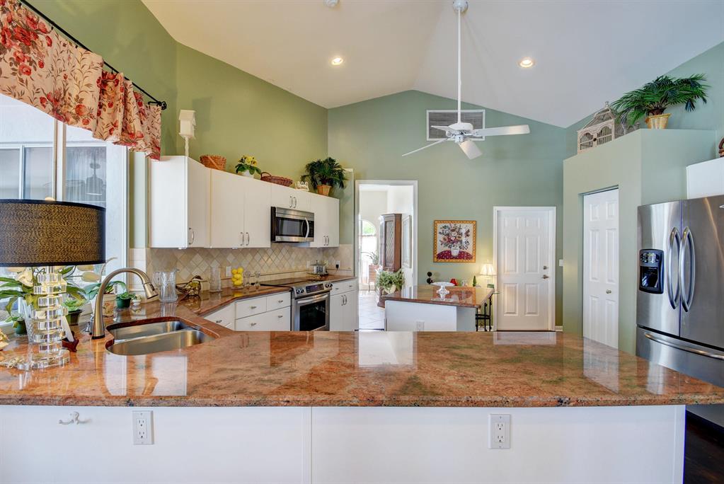 MEADOW WOOD OF THE LANDINGS AT WELLINGTO - Residential