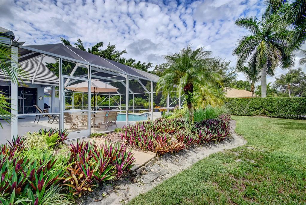 MEADOW WOOD OF THE LANDINGS AT WELLINGTO - Residential